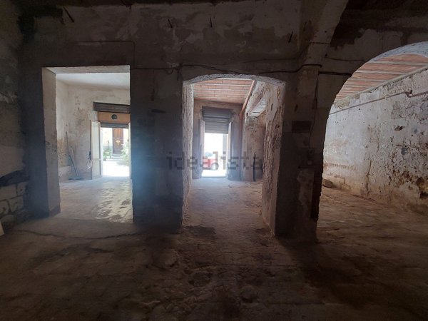 esavano in vendita a Trapani in zona Città Antica