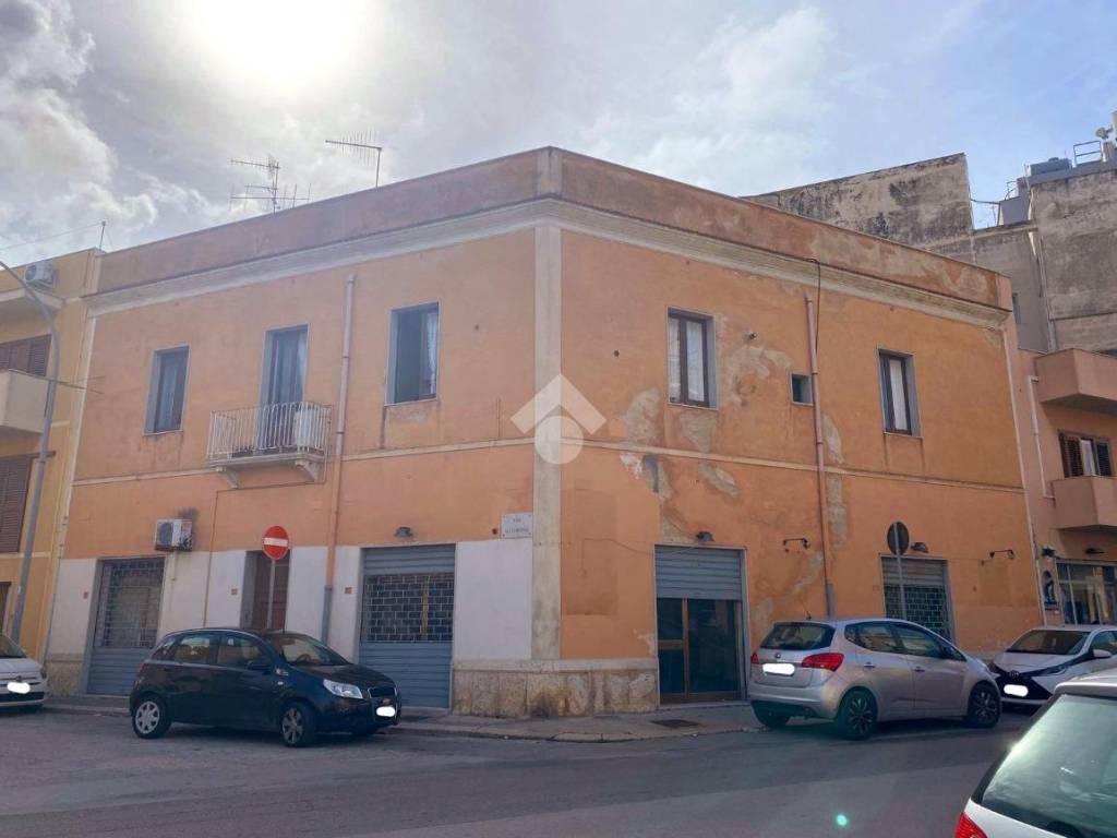 intera palazzina in vendita a Trapani