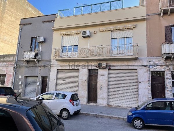 locale commerciale in vendita a Trapani in zona Centro Città