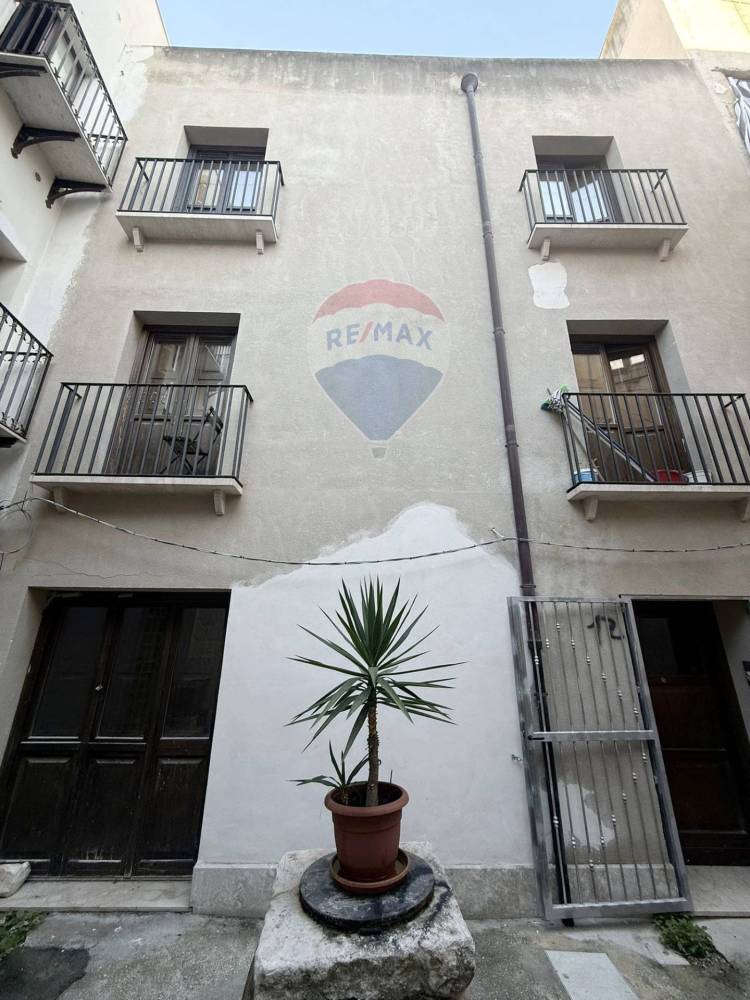 casa indipendente in vendita a Trapani in zona Città Antica