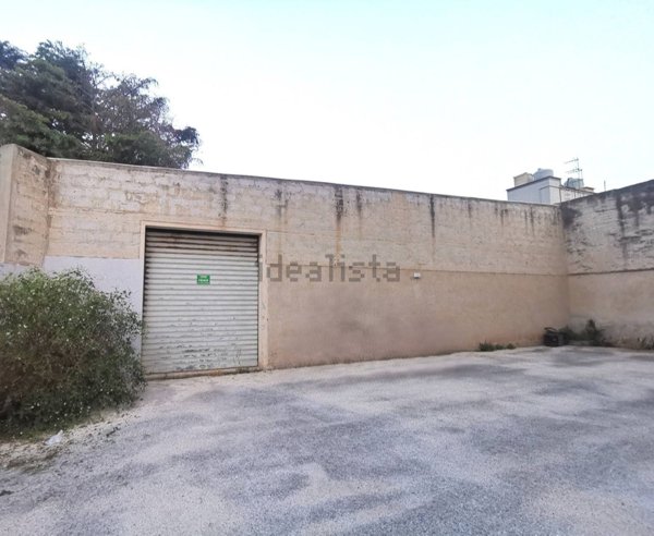 locale di sgombero in vendita a Trapani