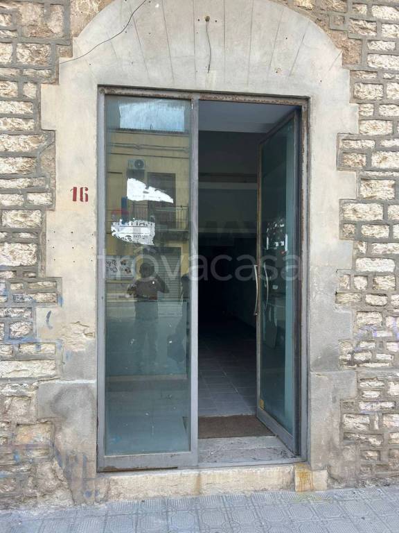negozio in vendita a Trapani in zona Centro Città
