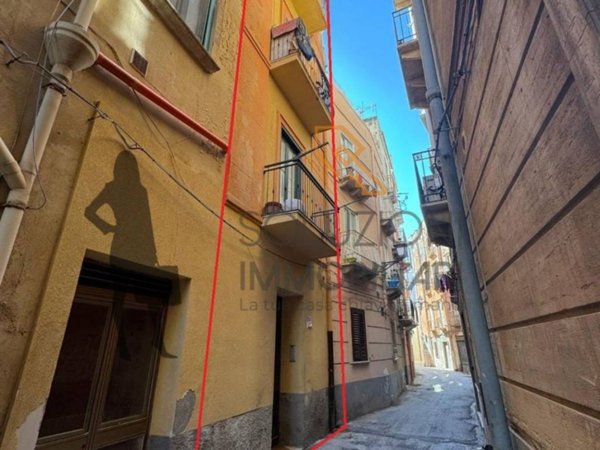 intera palazzina in vendita a Trapani in zona Città Antica