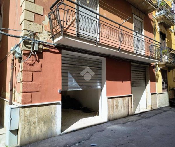 box auto in vendita a Trapani in zona Città Antica