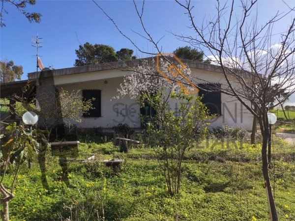 casa indipendente in vendita a Valderice in zona Crocevie