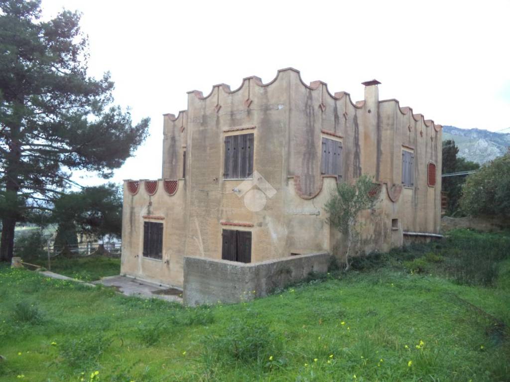 casa indipendente in vendita a Valderice