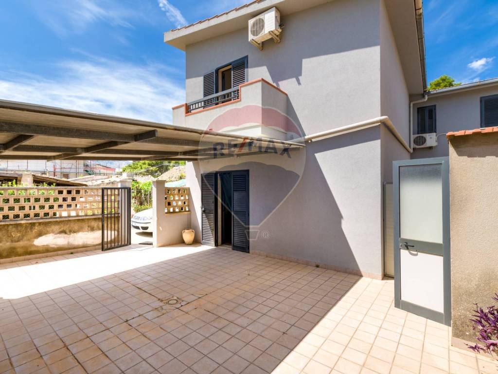 casa indipendente in vendita a Valderice