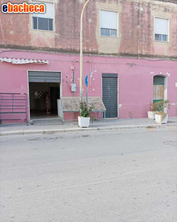 locale commerciale in vendita a Valderice