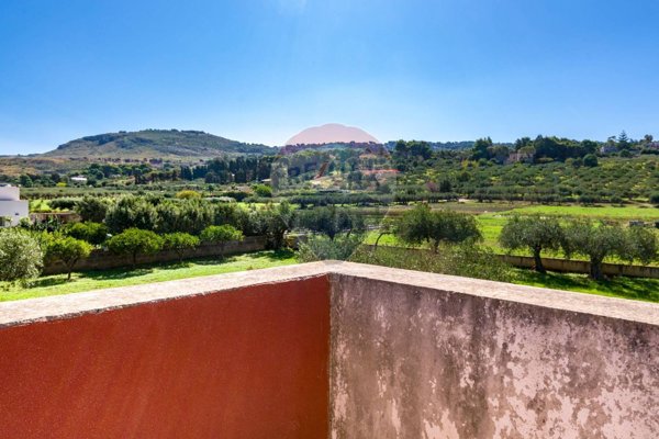 casa indipendente in vendita a Valderice in zona Sant'Andrea