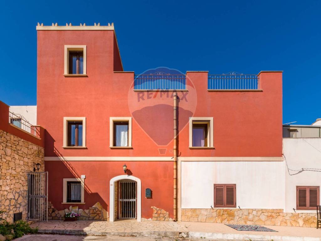 casa indipendente in vendita a Valderice in zona Sant'Andrea
