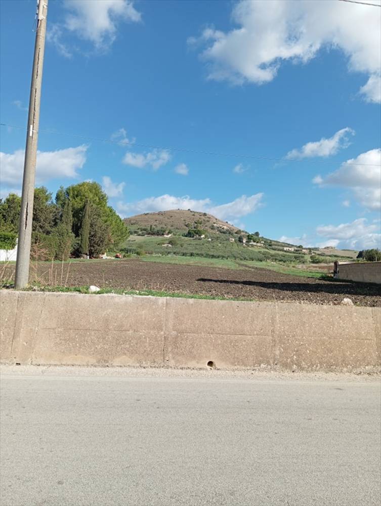 terreno edificabile in vendita a Valderice in zona Chiesanuova