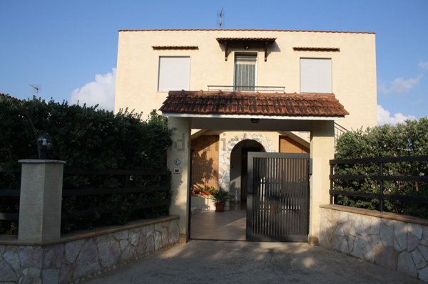 casa indipendente in vendita a Valderice