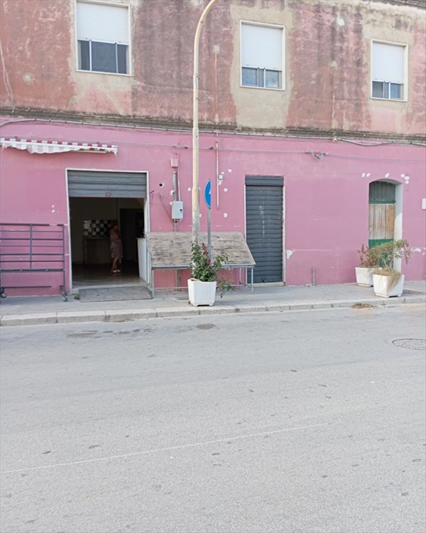 locale commerciale in vendita a Valderice