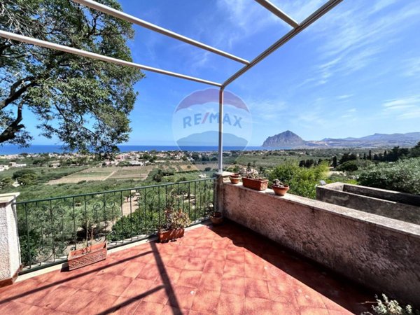 locale di sgombero in vendita a Valderice
