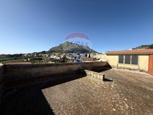 casa indipendente in vendita a Valderice