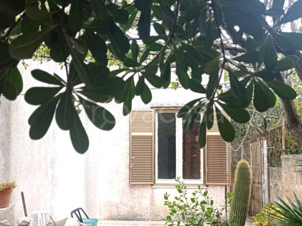 casa indipendente in vendita a Valderice
