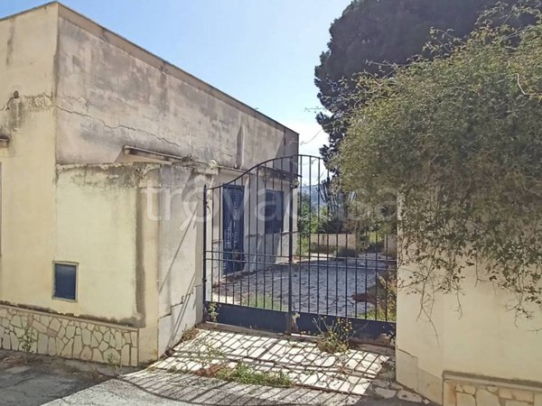 casa indipendente in vendita a Valderice