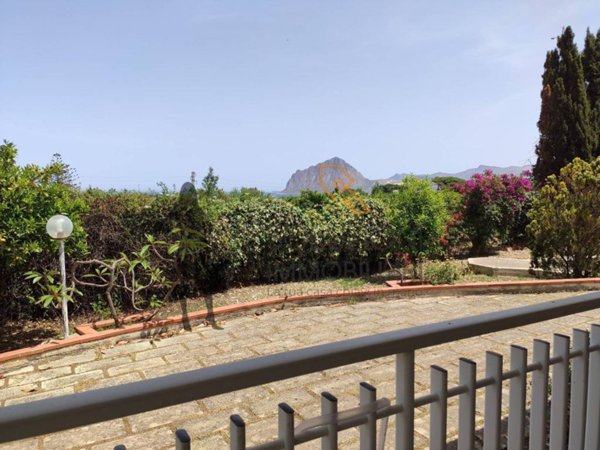 casa indipendente in vendita a Valderice in zona Sant'Andrea
