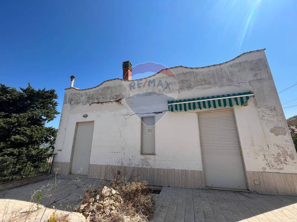 casa indipendente in vendita a Valderice in zona Crocevie