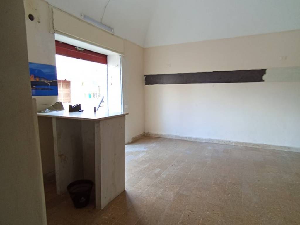 negozio in vendita a Valderice