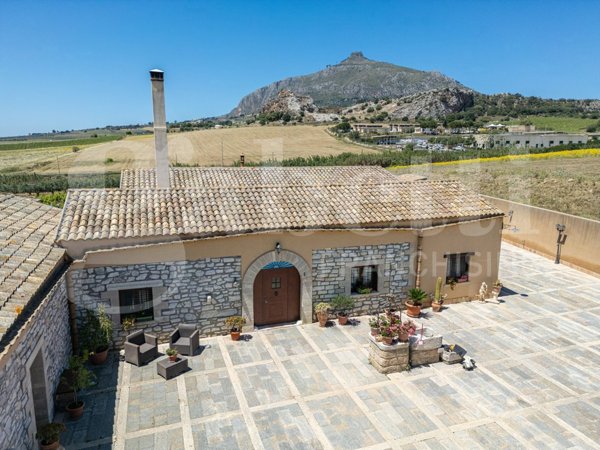 casa indipendente in vendita a Valderice