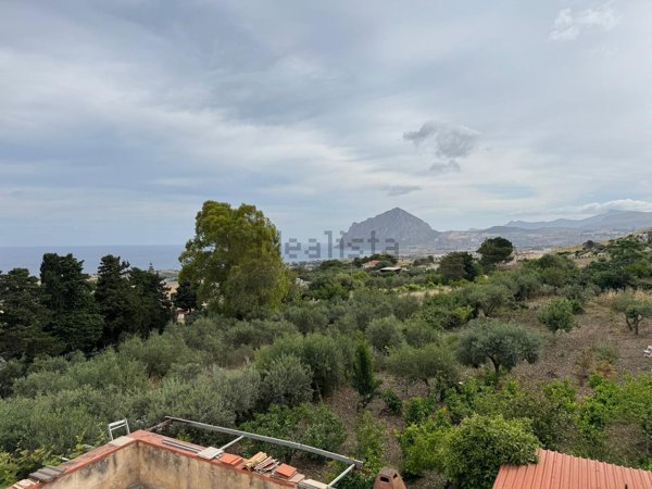 casa indipendente in vendita a Valderice in zona Sant'Andrea