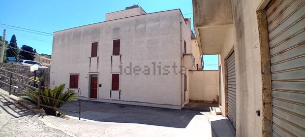casa indipendente in vendita a Valderice
