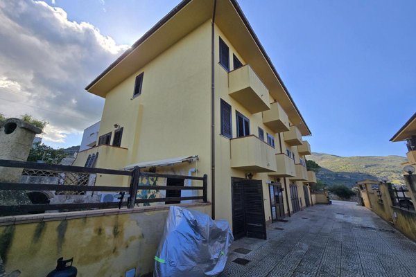 casa indipendente in vendita a Valderice