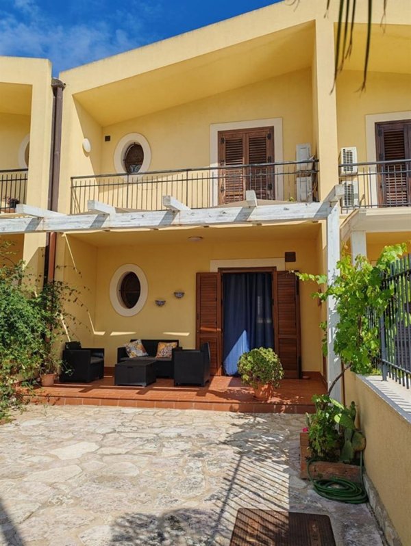 casa indipendente in vendita a Valderice