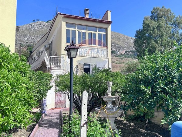 casa indipendente in vendita a Valderice