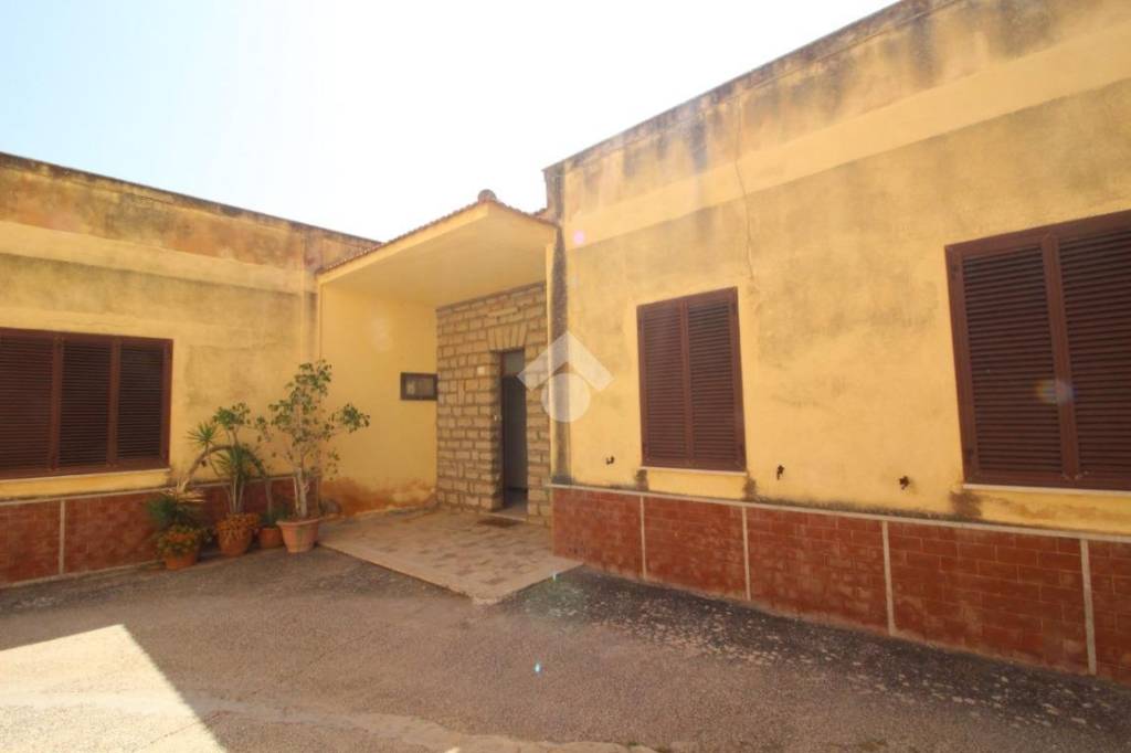 casa indipendente in vendita a Valderice