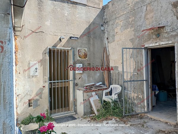 casa indipendente in vendita a Valderice