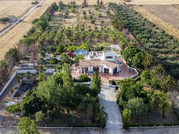 casa indipendente in vendita a Valderice