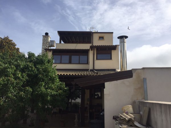 casa indipendente in vendita a Valderice