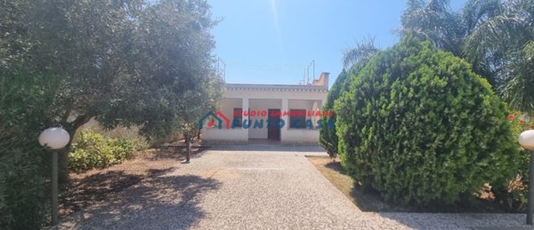 casa indipendente in vendita a Valderice