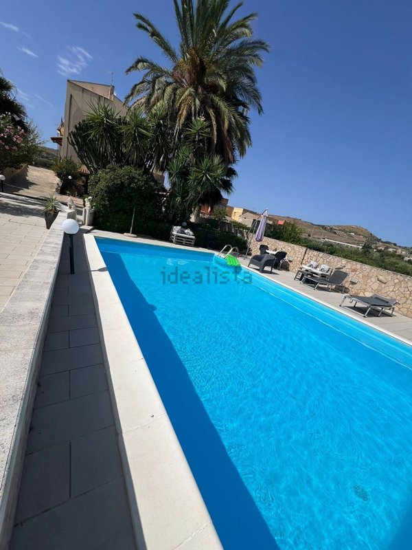 casa indipendente in vendita a Valderice in zona Crocci
