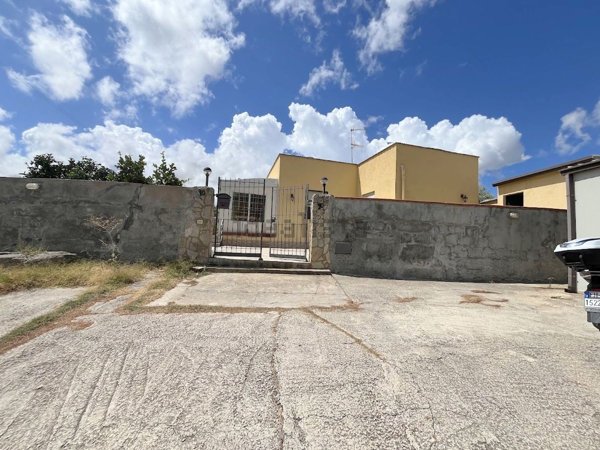 casa indipendente in vendita a Valderice in zona Crocevie