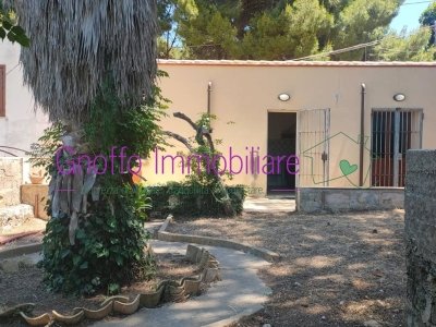 casa indipendente in vendita a Valderice