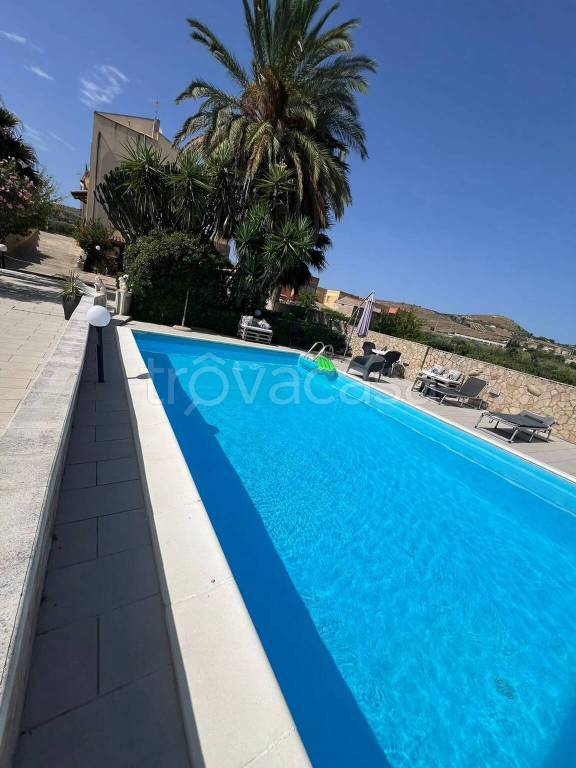 casa indipendente in vendita a Valderice in zona Crocci