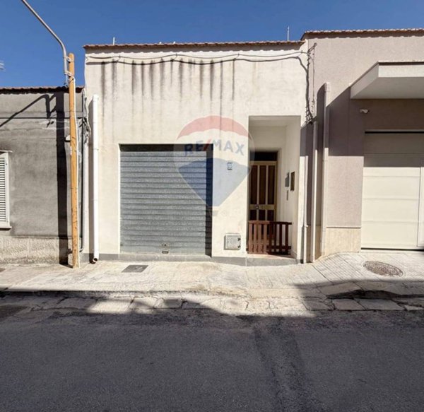 casa indipendente in vendita a Valderice