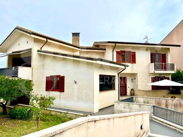 casa indipendente in vendita a Valderice