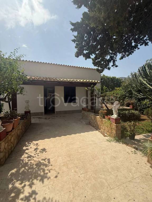 casa indipendente in vendita a Valderice