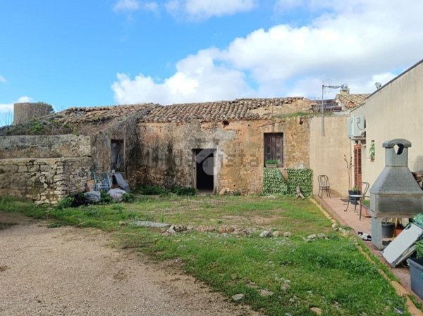 quadrivano in vendita a Valderice