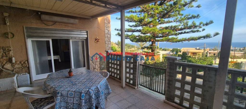 casa indipendente in vendita a Valderice