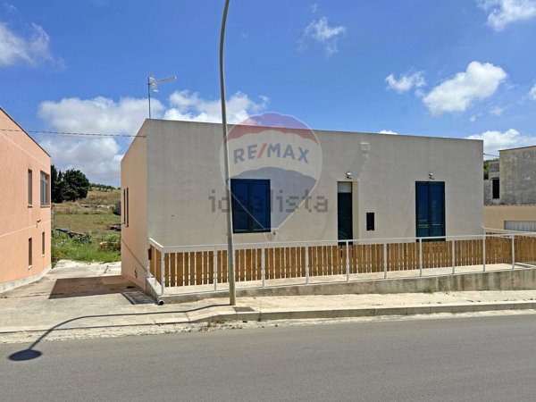 casa indipendente in vendita a Valderice