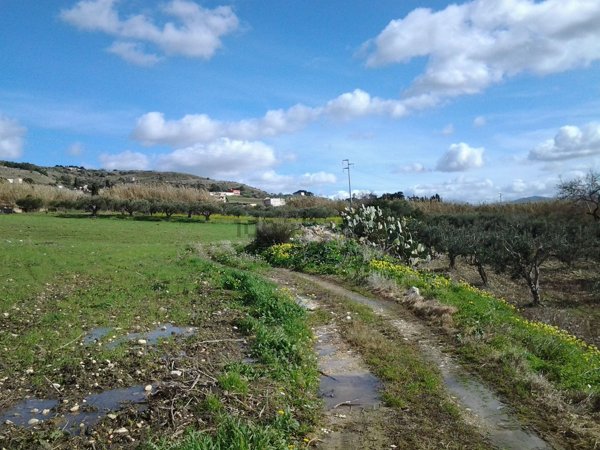 casa indipendente in vendita a Valderice