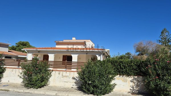 casa indipendente in vendita a Valderice