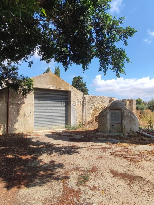 terreno edificabile in vendita a Valderice in zona Crocci