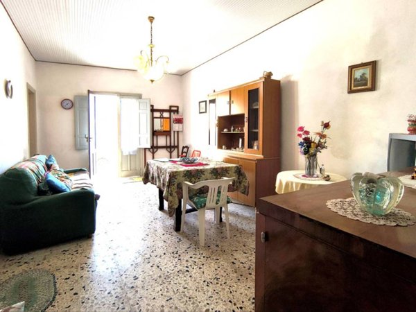 casa indipendente in vendita a Valderice in zona Crocevie