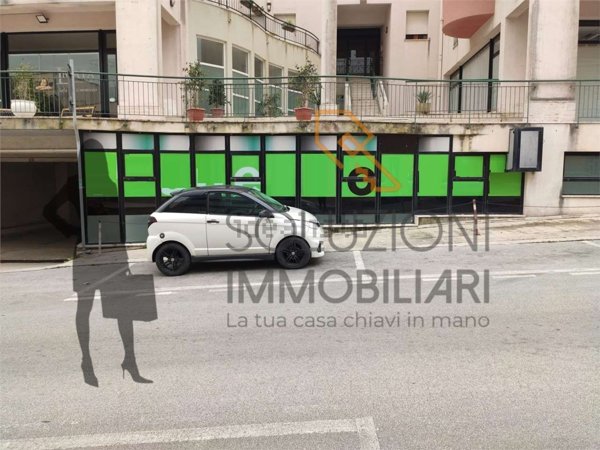 locale commerciale in vendita a Valderice